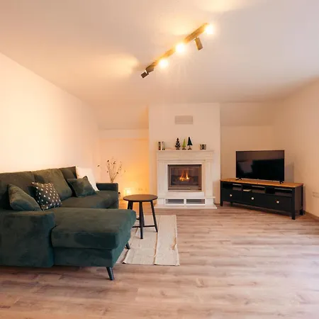 Waldgefluester Apartment *